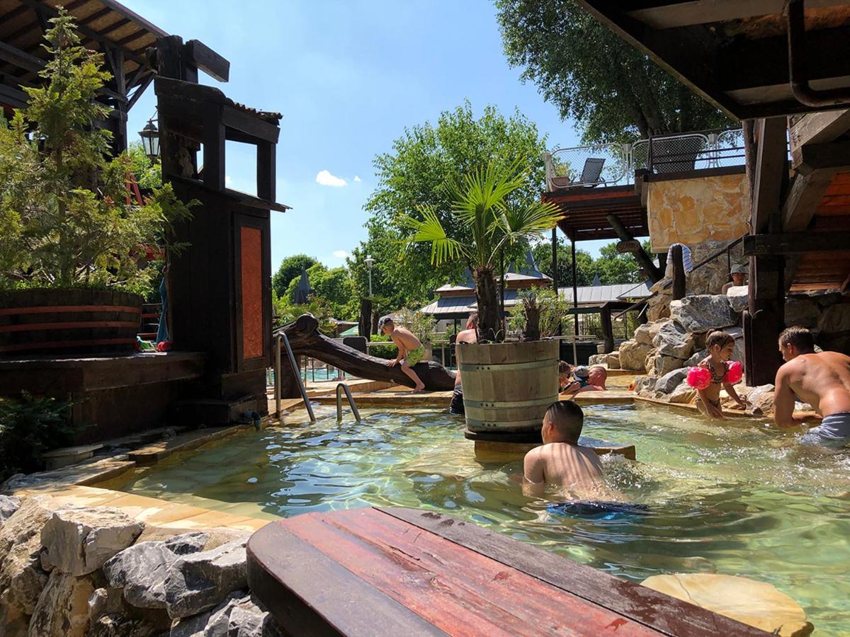 Hotel Barbizon Nyiregyhaza Ngoại thất bức ảnh