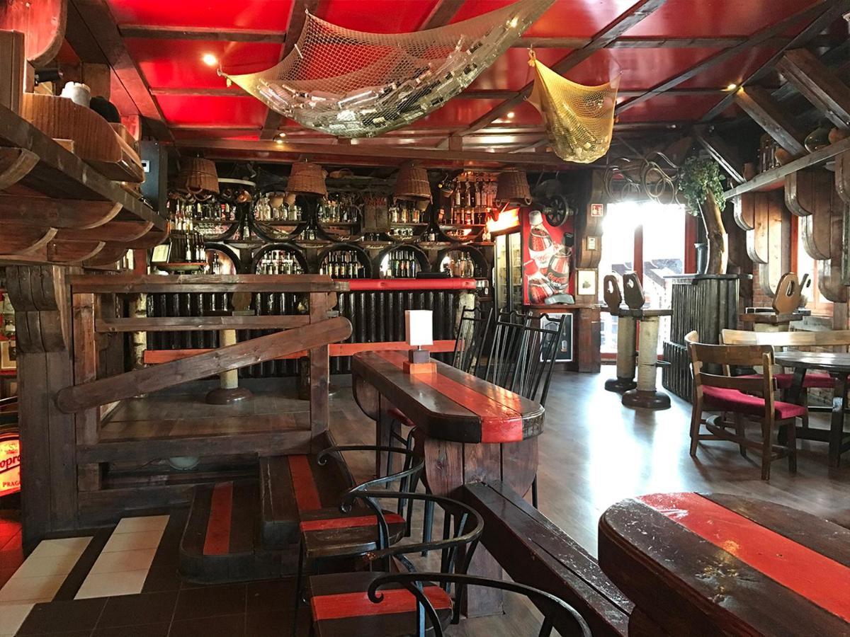 Hotel Barbizon Nyiregyhaza Ngoại thất bức ảnh
