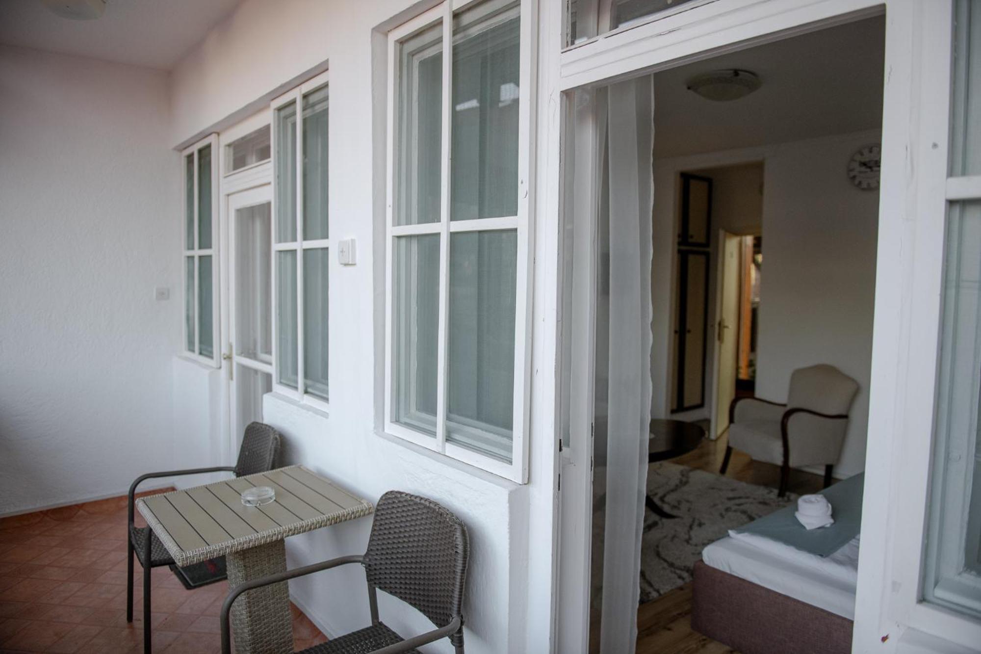 Hotel Barbizon Nyiregyhaza Ngoại thất bức ảnh