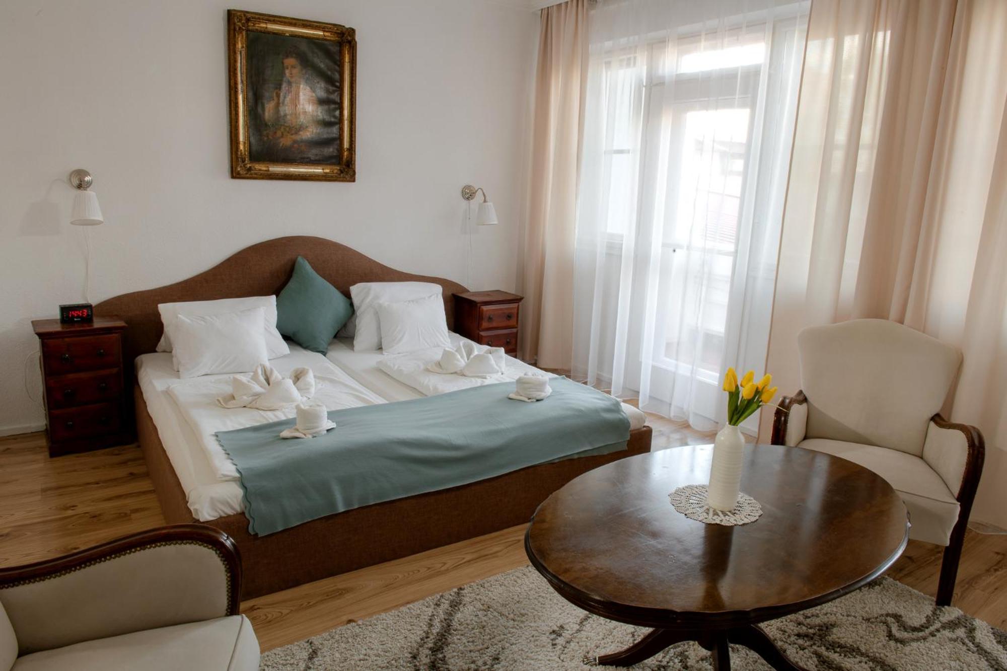 Hotel Barbizon Nyiregyhaza Ngoại thất bức ảnh